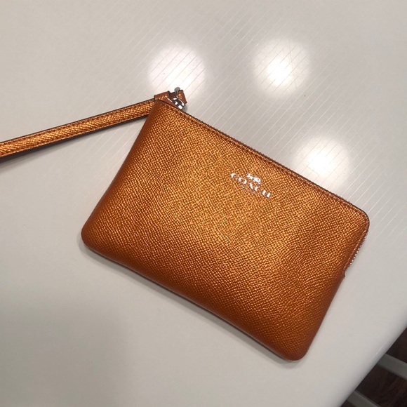 Coach Handbags - Coach wristlet